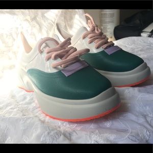 Melissa UGLY SNEAKER AD